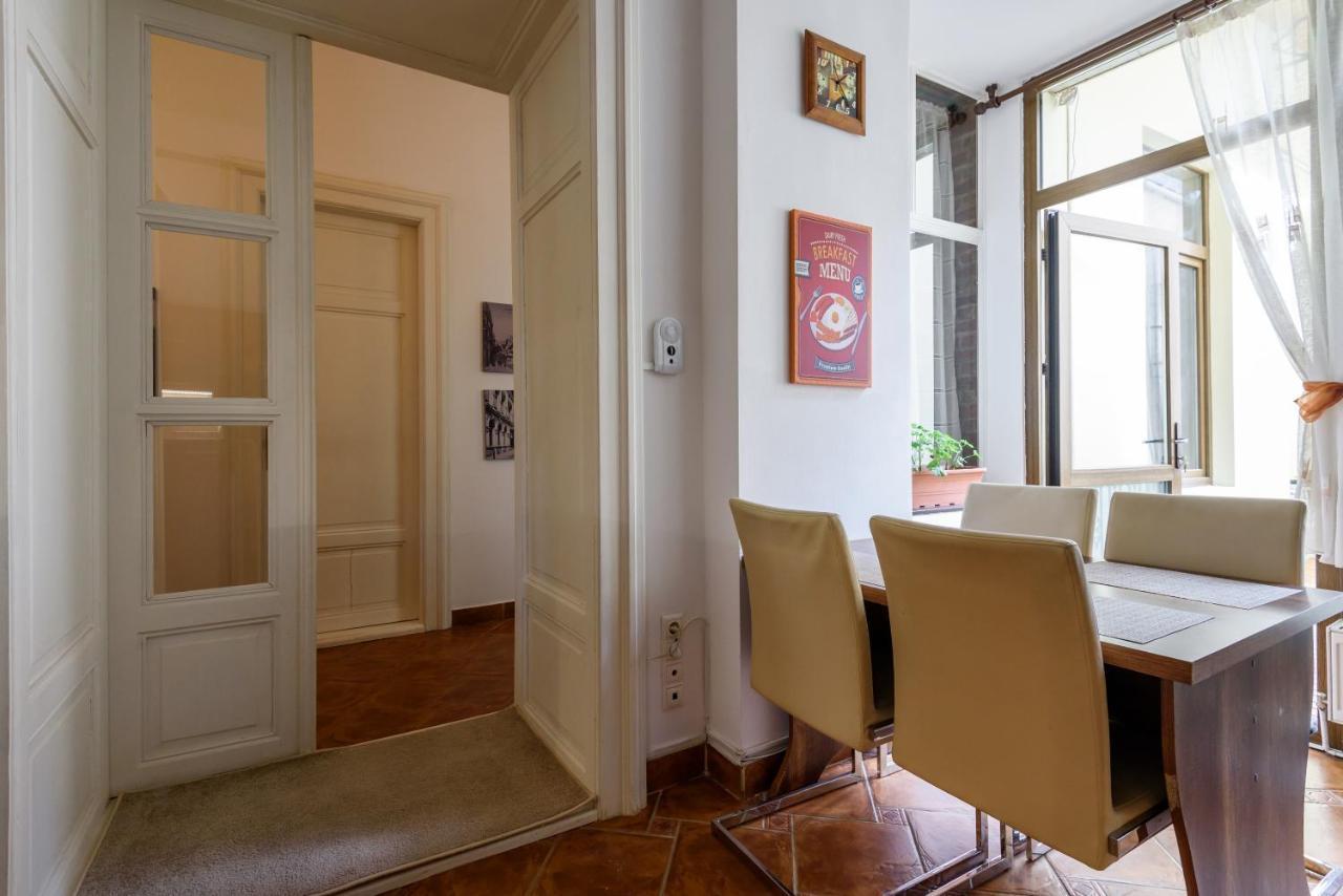 Old Town Story House Apartment *
