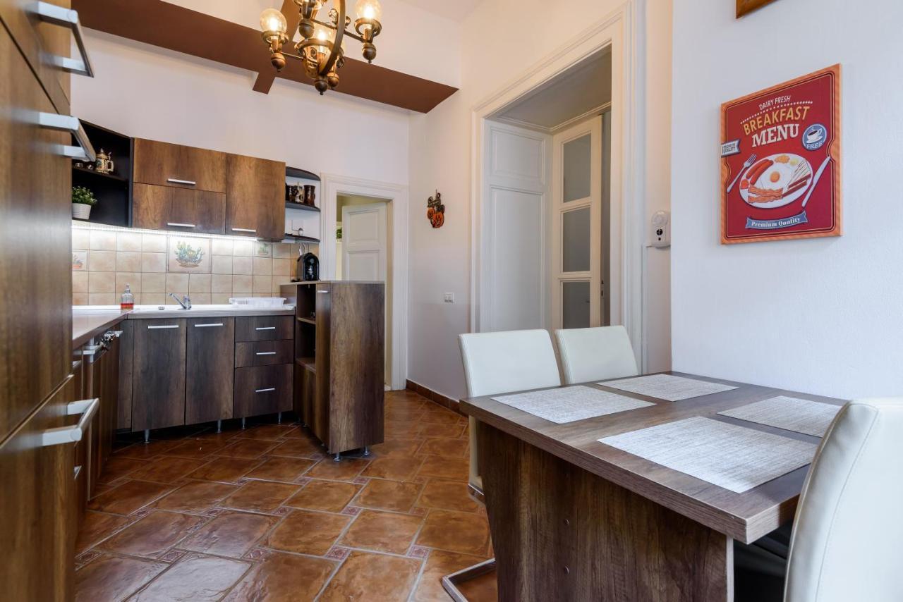 Apartment Old Town Story House Brașov