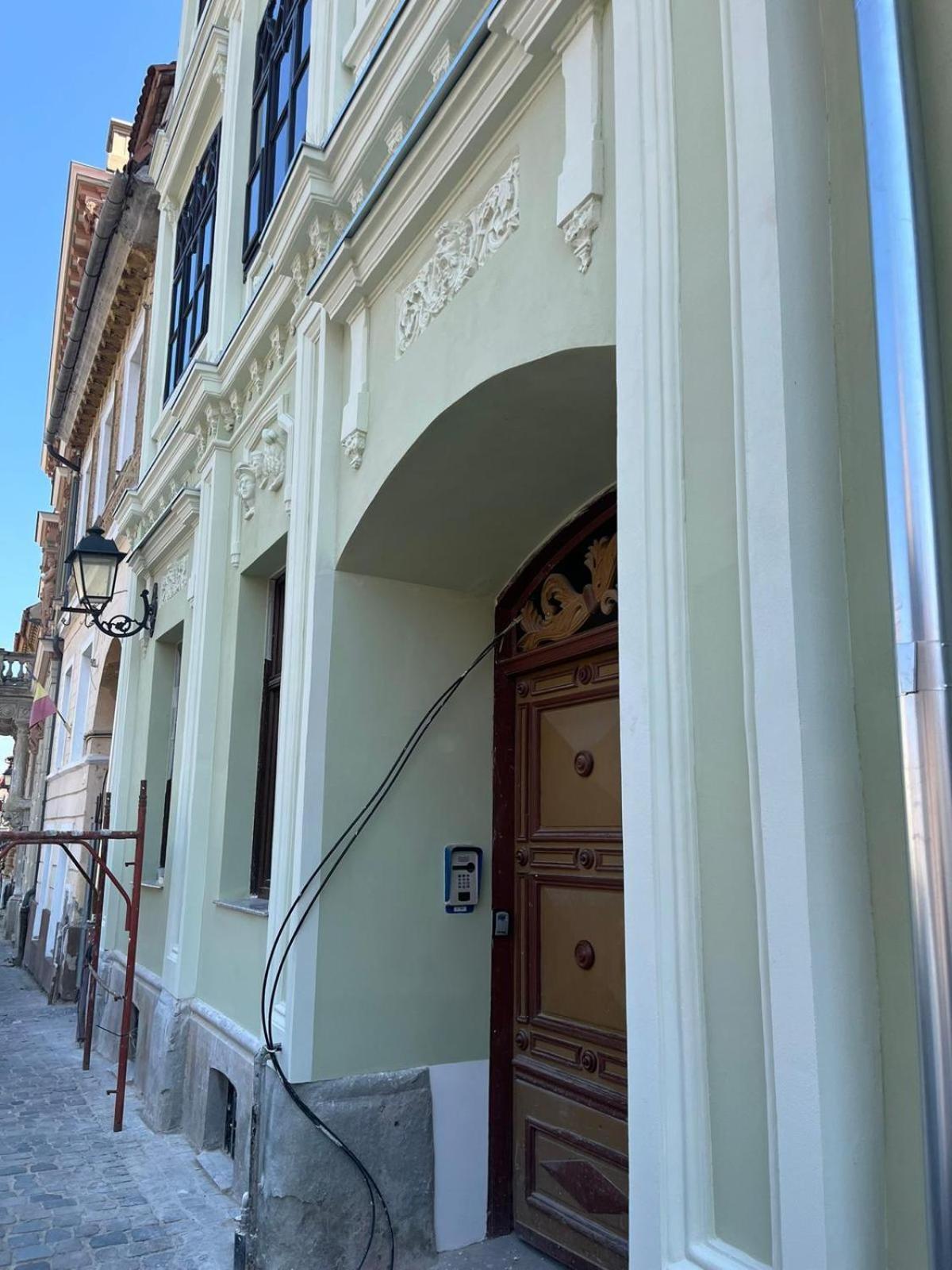 Old Town Story House דירה