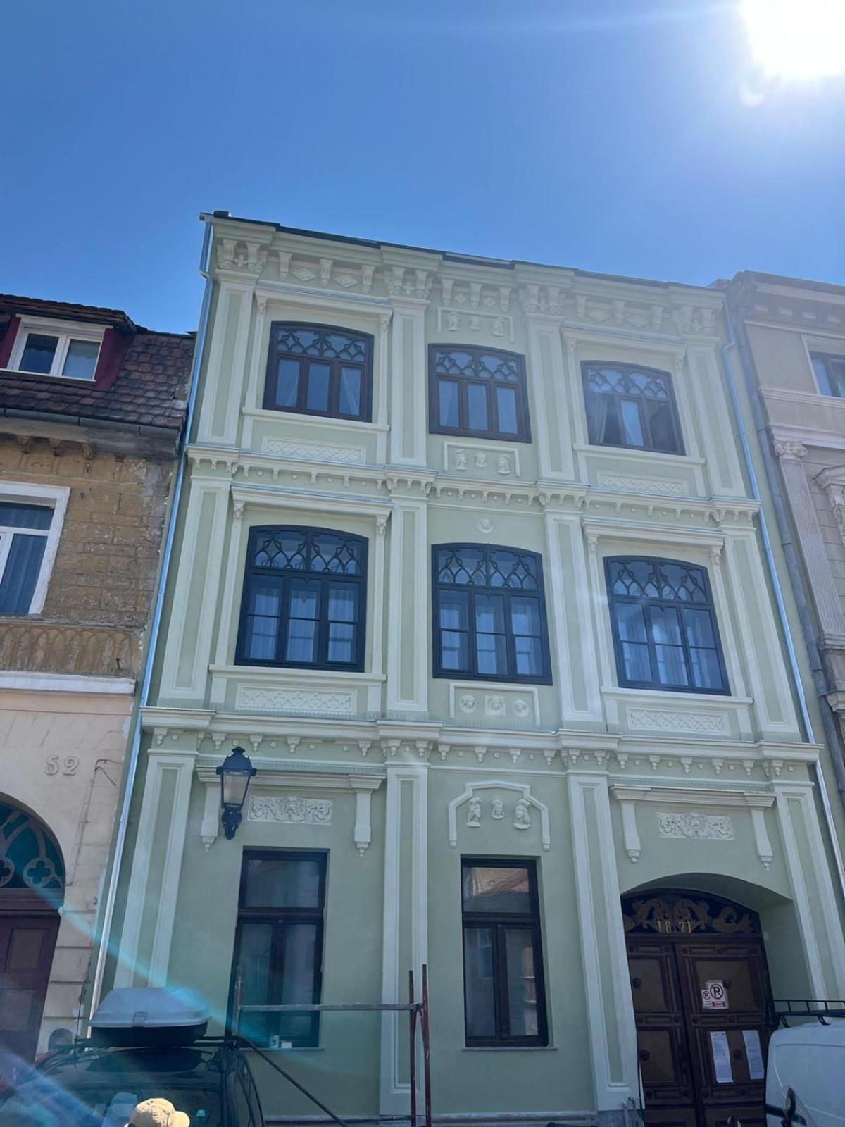 Old Town Story House * בראשוב